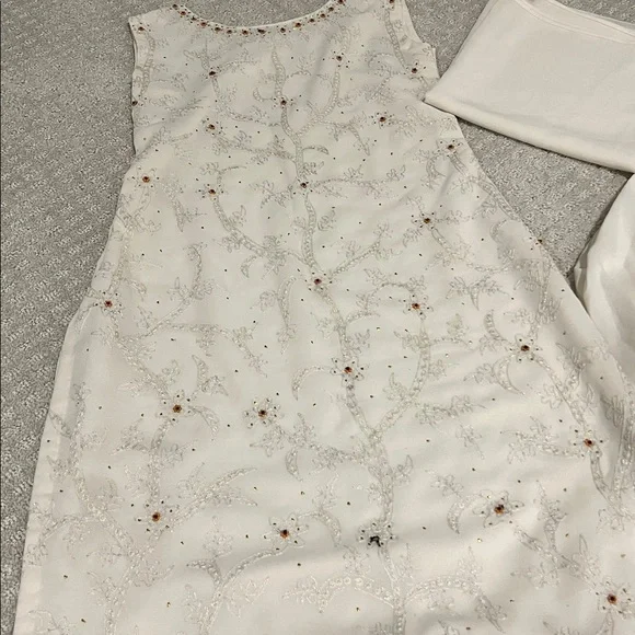 Elegant White/Crean Indian 3 piece - Picture 2 of 5